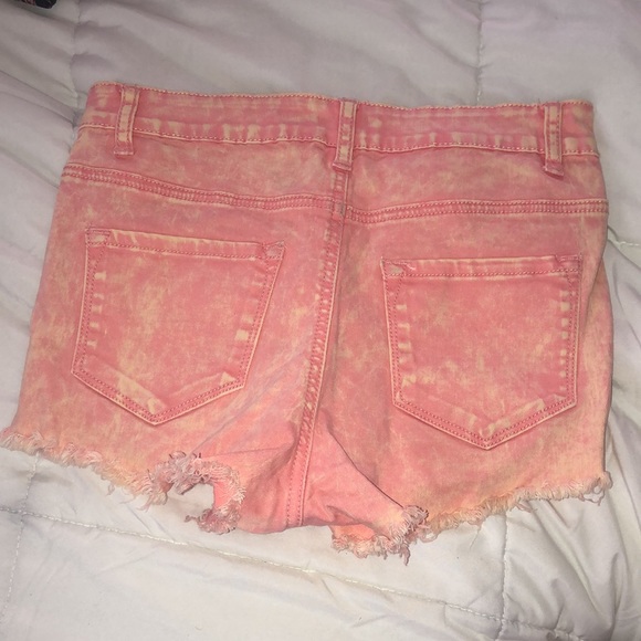 Distressed shorts - Picture 4 of 4